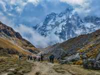 Trekkers along the Salkantay Trail |  Luc Kohnen